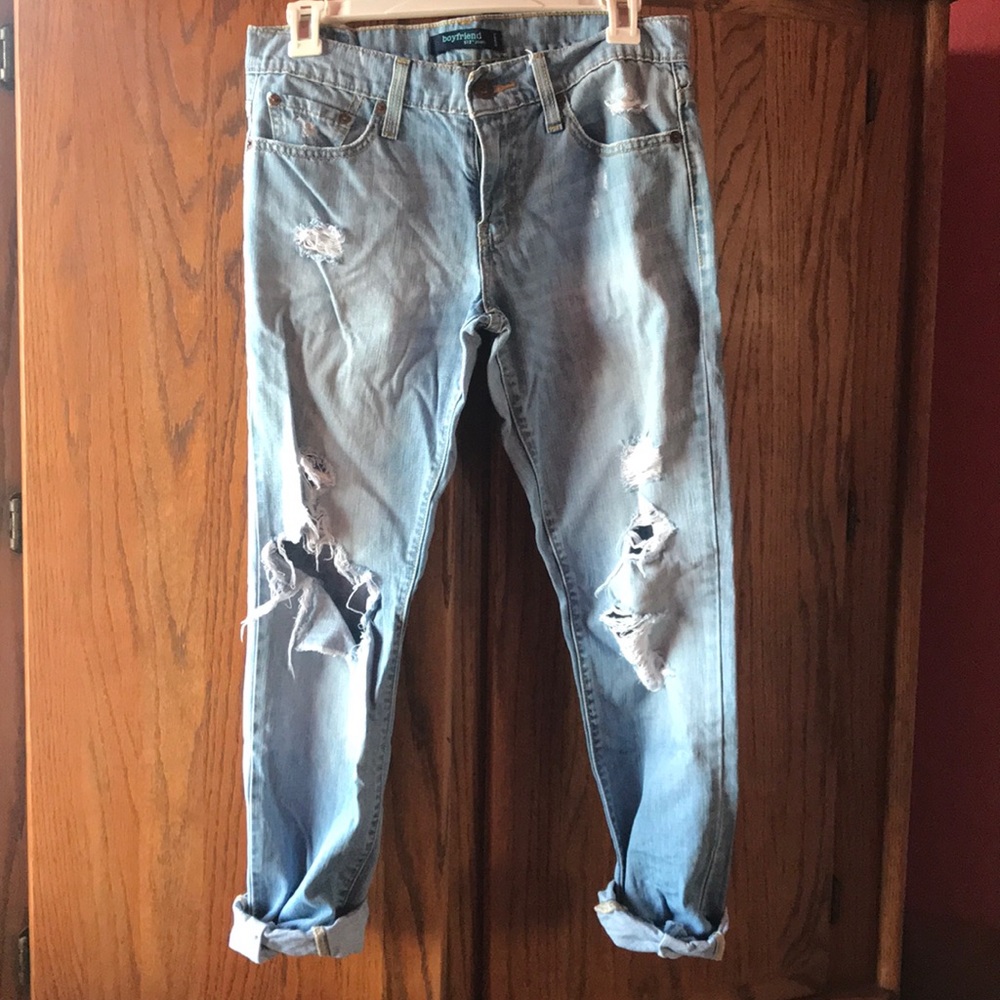 Levi’s ripped boyfriend jeans